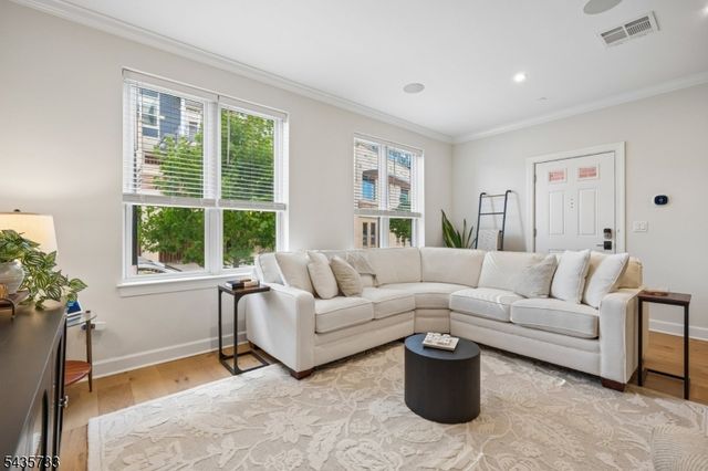 9 Farrand St, Bloomfield Twp., NJ 07003