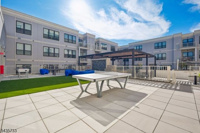 9 Farrand St, Bloomfield Twp., NJ 07003