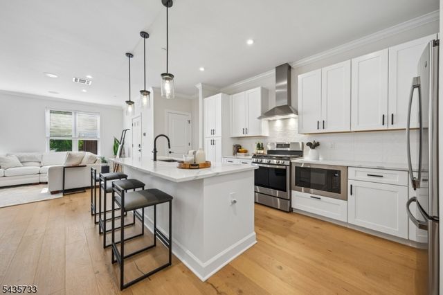 9 Farrand St, Bloomfield Twp., NJ 07003