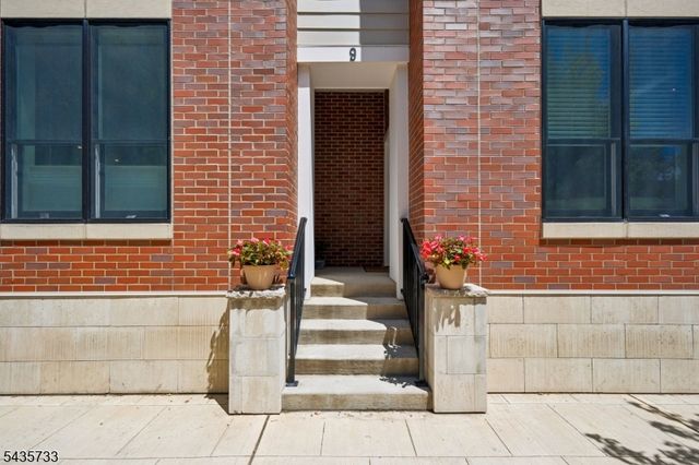 9 Farrand St, Bloomfield Twp., NJ 07003