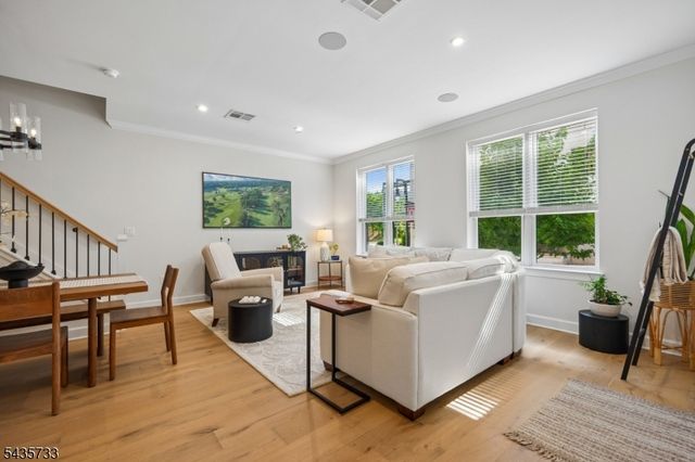 9 Farrand St, Bloomfield Twp., NJ 07003