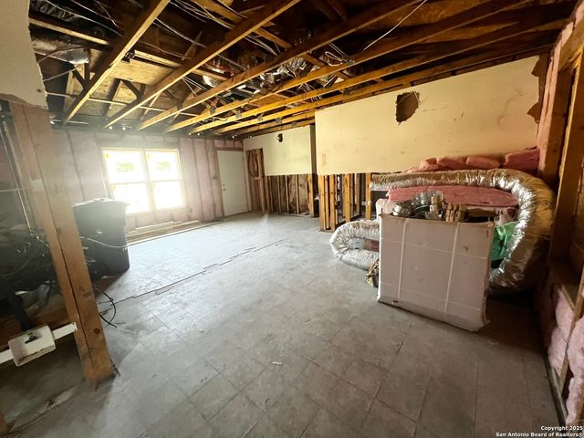 6522 Buena Vista, San Antonio, TX 78237