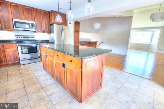 214 BRACKENWOOD CT, Lutherville Timonium, MD 21093
