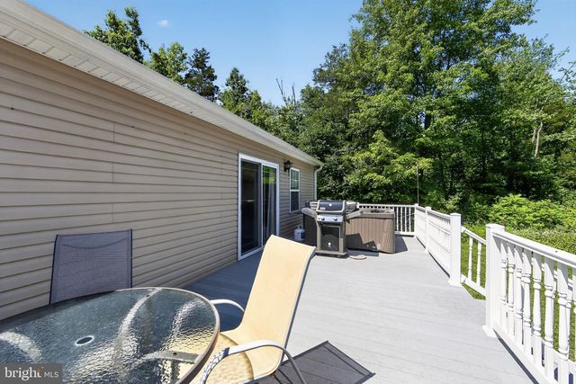 233 SNYDER RD, Pottstown, PA 19464