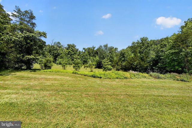 233 SNYDER RD, Pottstown, PA 19464