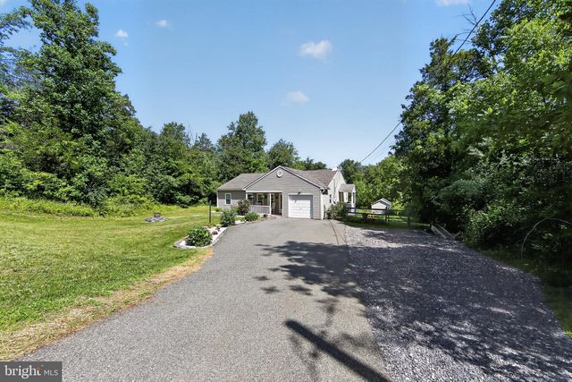 233 SNYDER RD, Pottstown, PA 19464