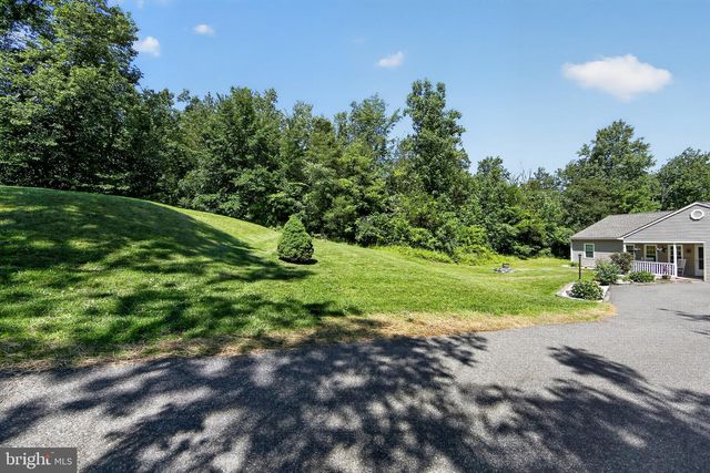 233 SNYDER RD, Pottstown, PA 19464