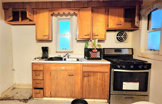 1118 Woodbine St, Stanton Heights, PA 15201