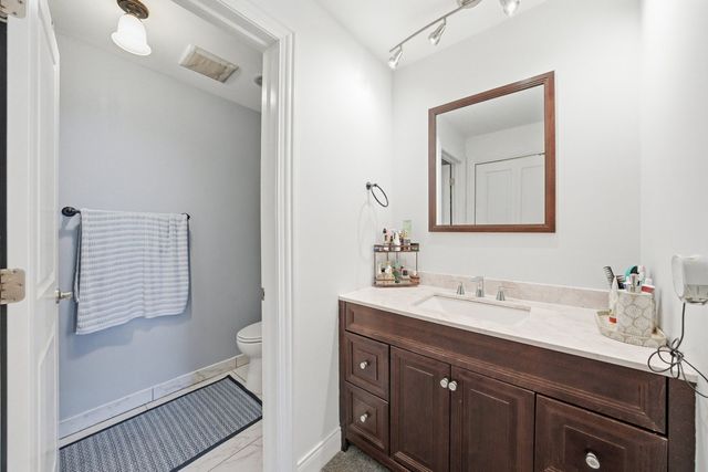 5840 W 104th Street 115, Oak Lawn, IL 60453