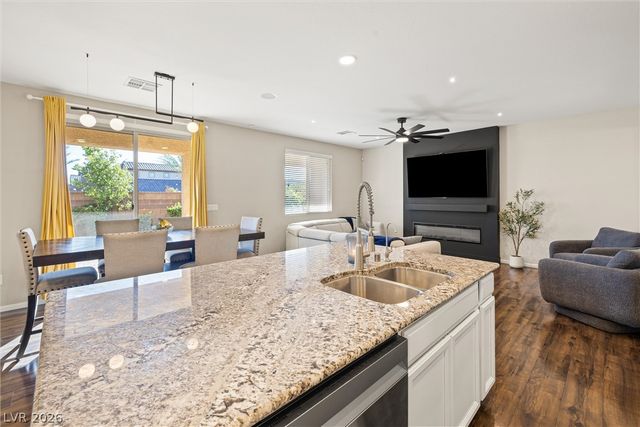 6106 Andover Wood Road, Las Vegas, NV 89113