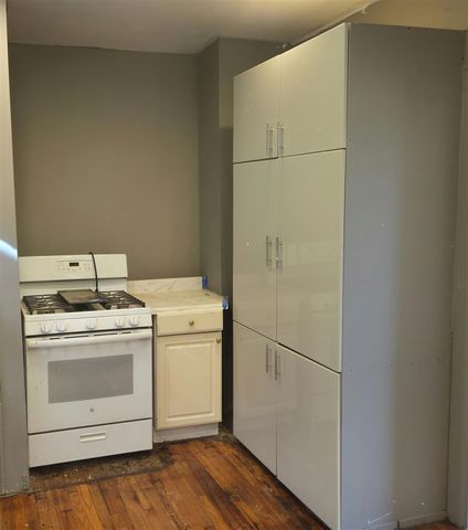 3742 W Grand Street, Detroit, MI 48238