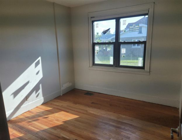 3742 W Grand Street, Detroit, MI 48238