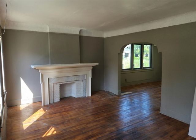 3742 W Grand Street, Detroit, MI 48238