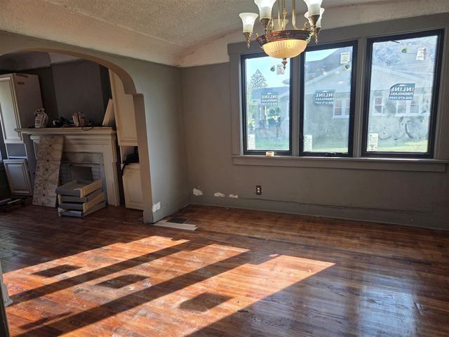 3742 W Grand Street, Detroit, MI 48238