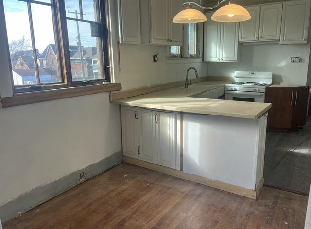 3742 W Grand Street, Detroit, MI 48238