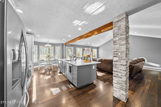 1378 POW Camp Rd, Crossville, TN 38572