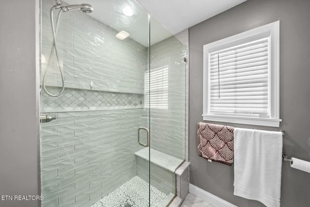 1378 POW Camp Rd, Crossville, TN 38572