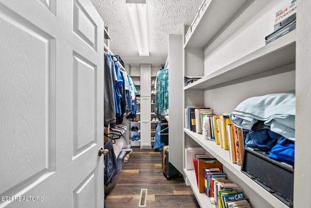 1378 POW Camp Rd, Crossville, TN 38572