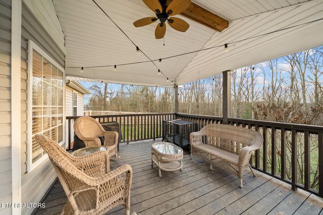 1378 POW Camp Rd, Crossville, TN 38572