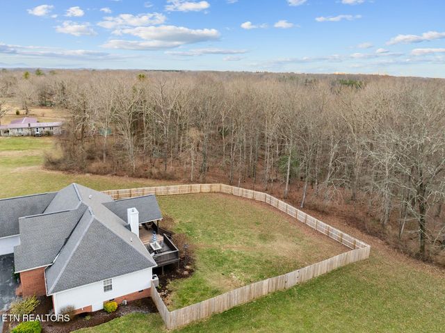 1378 POW Camp Rd, Crossville, TN 38572