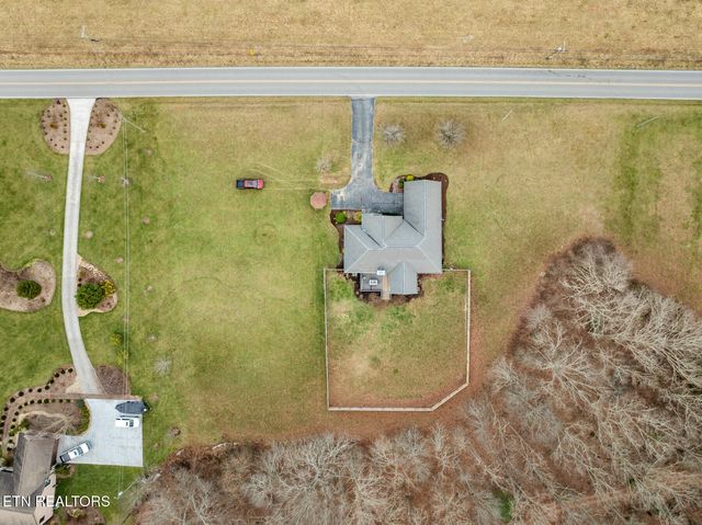 1378 POW Camp Rd, Crossville, TN 38572