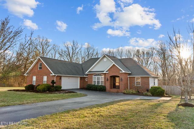 1378 POW Camp Rd, Crossville, TN 38572