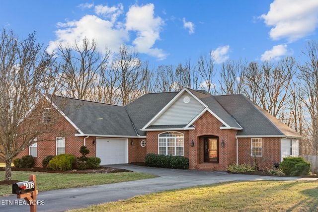 1378 POW Camp Rd, Crossville, TN 38572