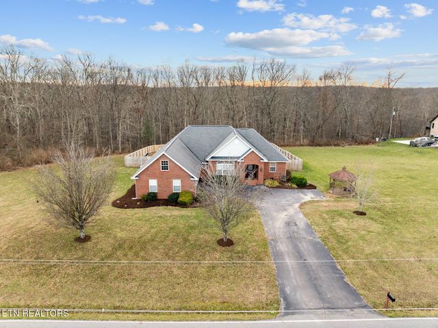 1378 POW Camp Rd, Crossville, TN 38572