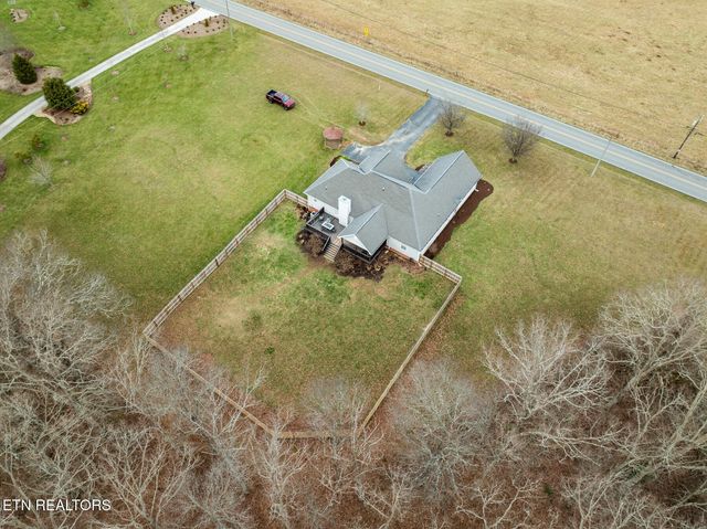 1378 POW Camp Rd, Crossville, TN 38572