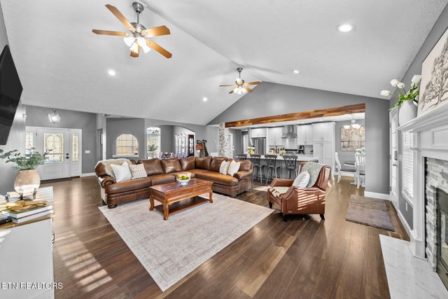 1378 POW Camp Rd, Crossville, TN 38572