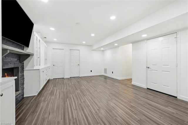 1509 Lakefield Drive, Clemmons, NC 27012