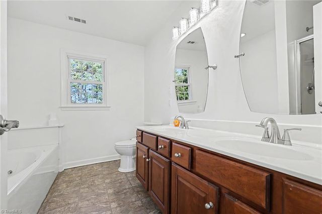 1509 Lakefield Drive, Clemmons, NC 27012