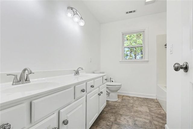 1509 Lakefield Drive, Clemmons, NC 27012