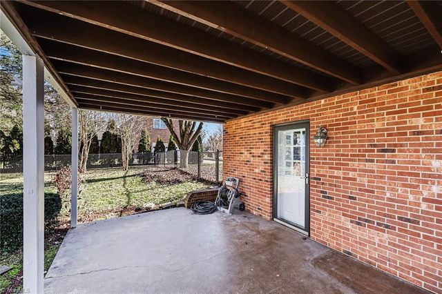 1509 Lakefield Drive, Clemmons, NC 27012