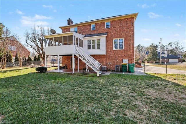 1509 Lakefield Drive, Clemmons, NC 27012