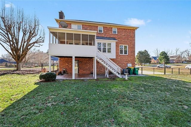 1509 Lakefield Drive, Clemmons, NC 27012