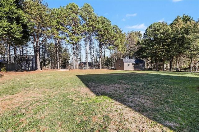 1509 Lakefield Drive, Clemmons, NC 27012