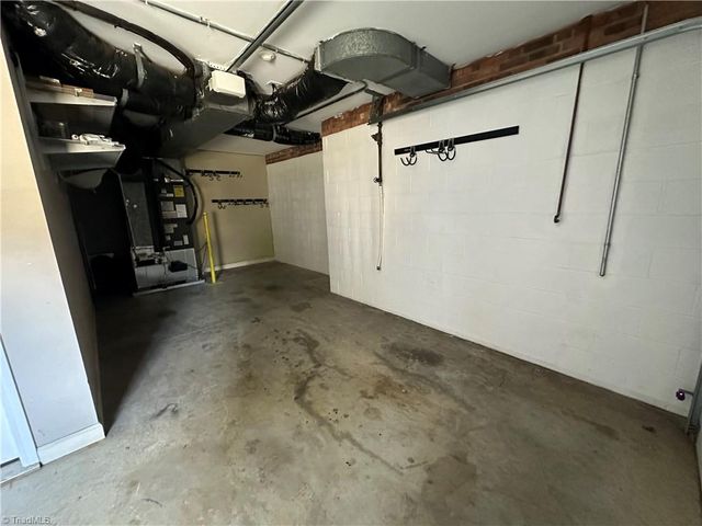 1509 Lakefield Drive, Clemmons, NC 27012