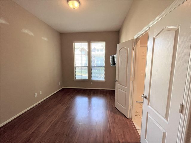 3305 N Knollcrest Lane, Pearland, TX 77584