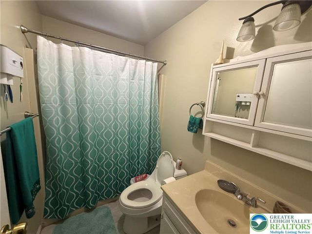 3076 Briarwood Drive, Coolbaugh Twp, PA 18466