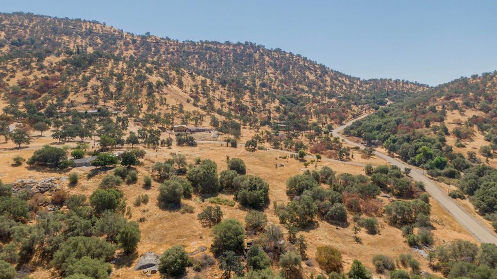 Image 1 of property listing at 0 Squaw Valley Rd, Yokuts Valley, CA 93675
