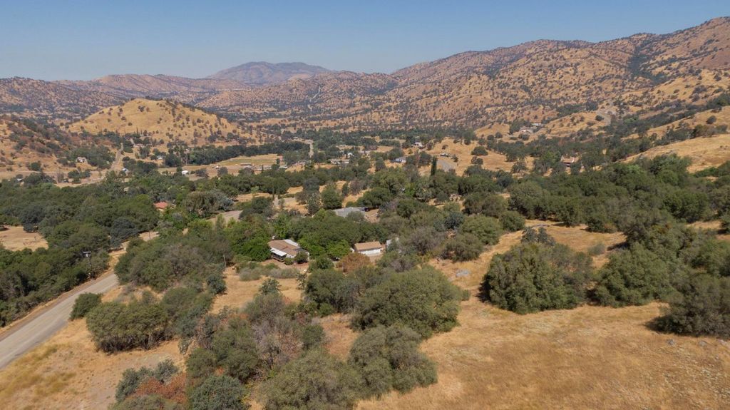 Image 2 of property listing at 0 Squaw Valley Rd, Yokuts Valley, CA 93675