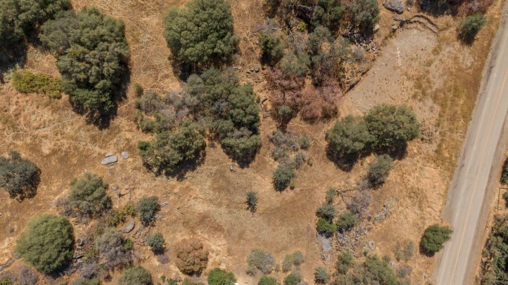 Image 4 of property listing at 0 Squaw Valley Rd, Yokuts Valley, CA 93675