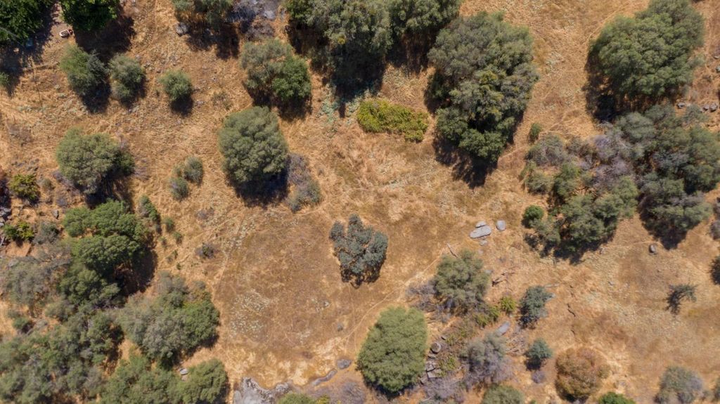 Image 5 of property listing at 0 Squaw Valley Rd, Yokuts Valley, CA 93675