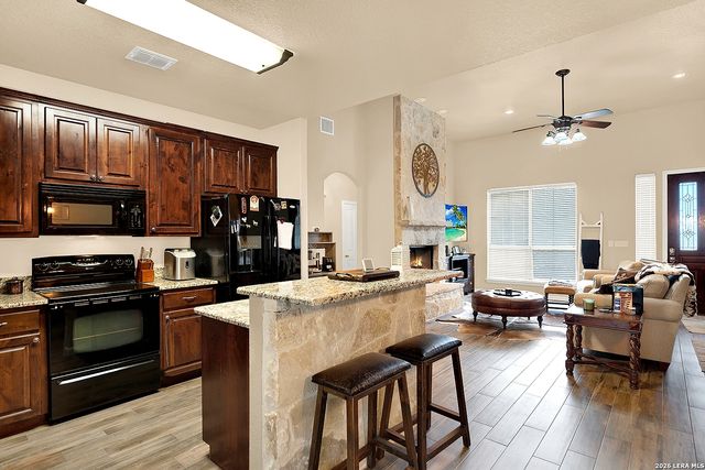 101 Hickory Run, La Vernia, TX 78121