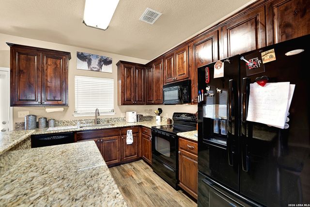 101 Hickory Run, La Vernia, TX 78121