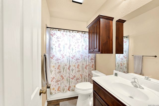 101 Hickory Run, La Vernia, TX 78121