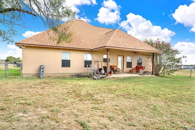 101 Hickory Run, La Vernia, TX 78121