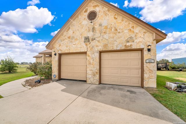 101 Hickory Run, La Vernia, TX 78121