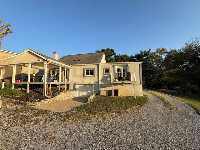 18 Gilbert Avenue, Dry Ridge, KY 41035